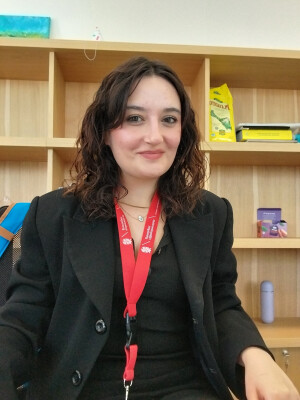 Asuman Ece  zoekt een Kamer / Appartement / Studio in Groningen