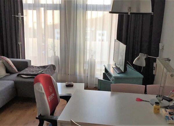 De kamer bij binnenkomst