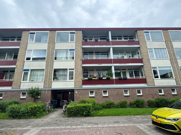 Plutolaan, Groningen